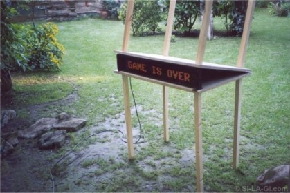 Game over (A játéknak vége) - Wood table, color cells with text - 2002